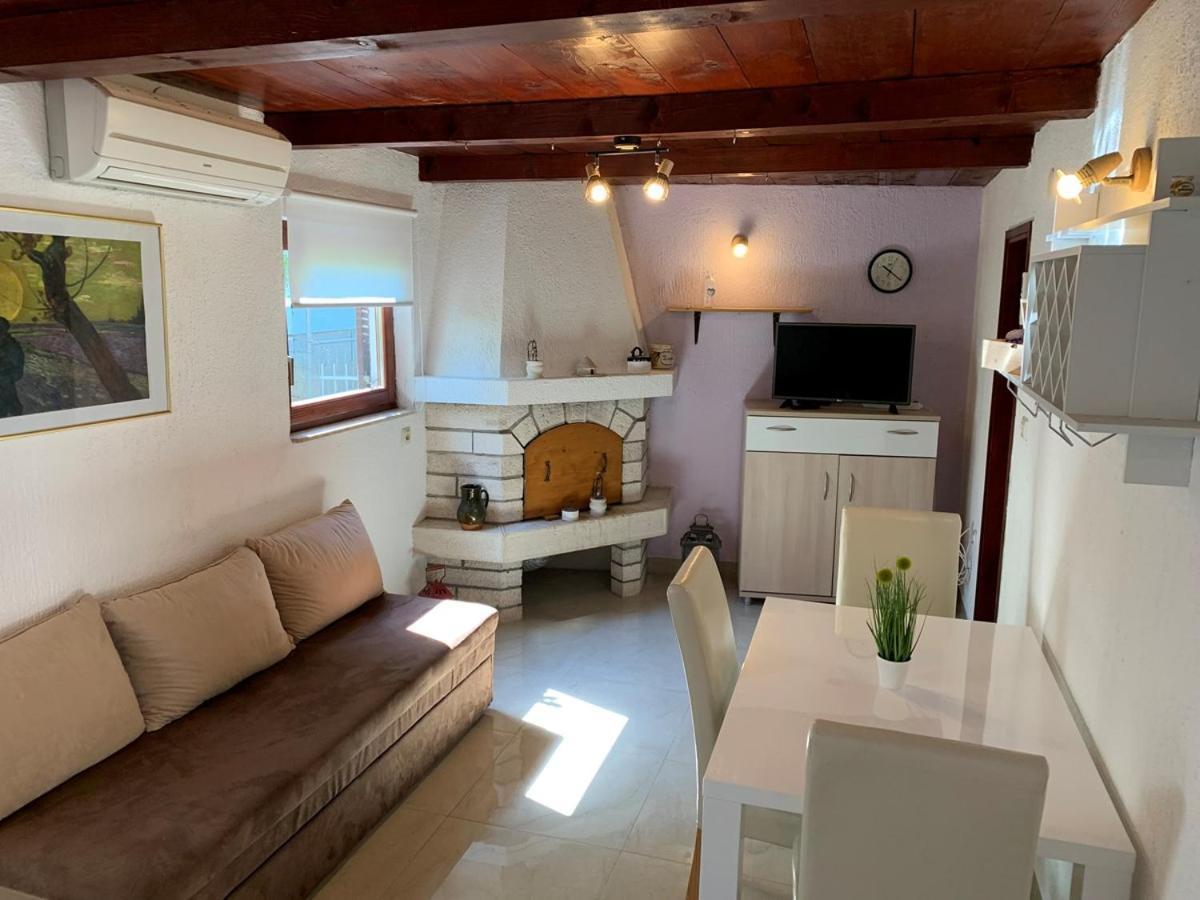 Holiday Home Dorina Пула Экстерьер фото